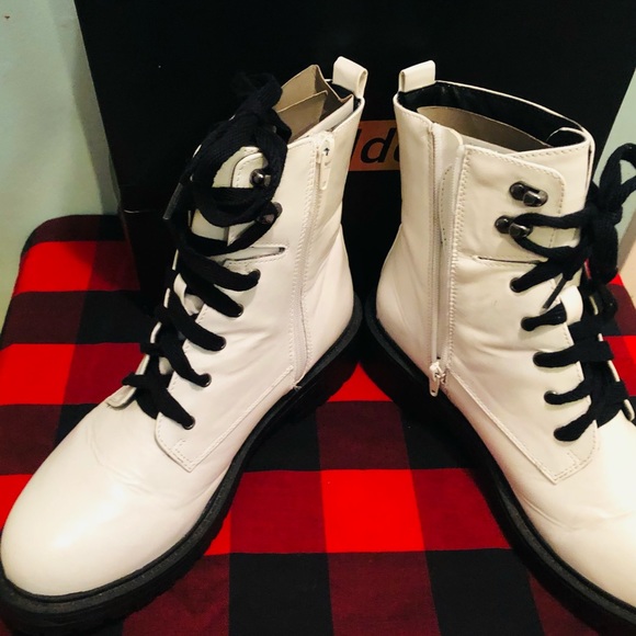 NIB Steve Madden NYC Combat Boots - Picture 8 of 10